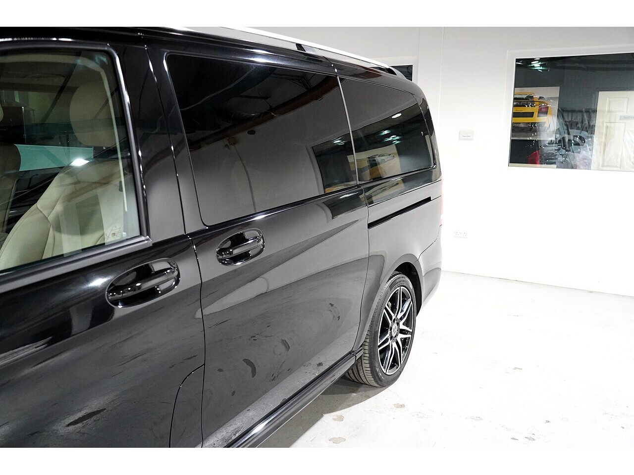 Mercedes-Benz V 220 D Amg Line L 2.2 5dr Mpv Automatic Diesel