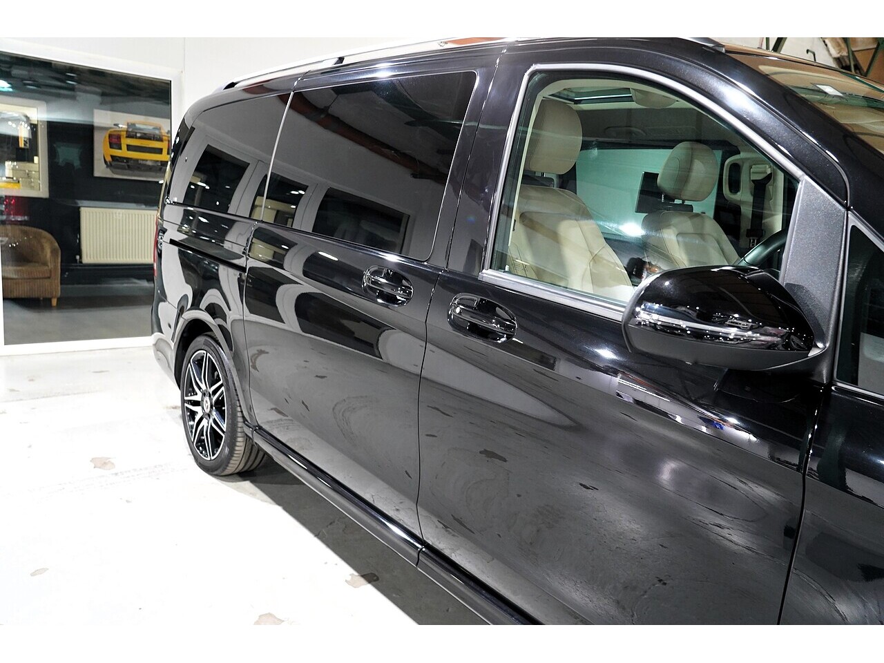 Mercedes-Benz V 220 D Amg Line L 2.2 5dr Mpv Automatic Diesel