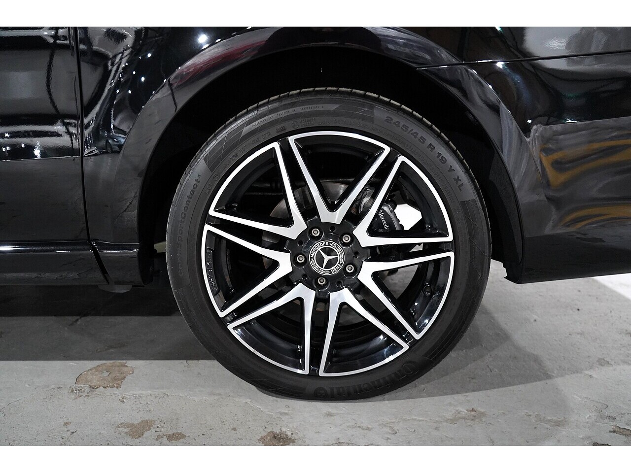 Mercedes-Benz V 220 D Amg Line L 2.2 5dr Mpv Automatic Diesel