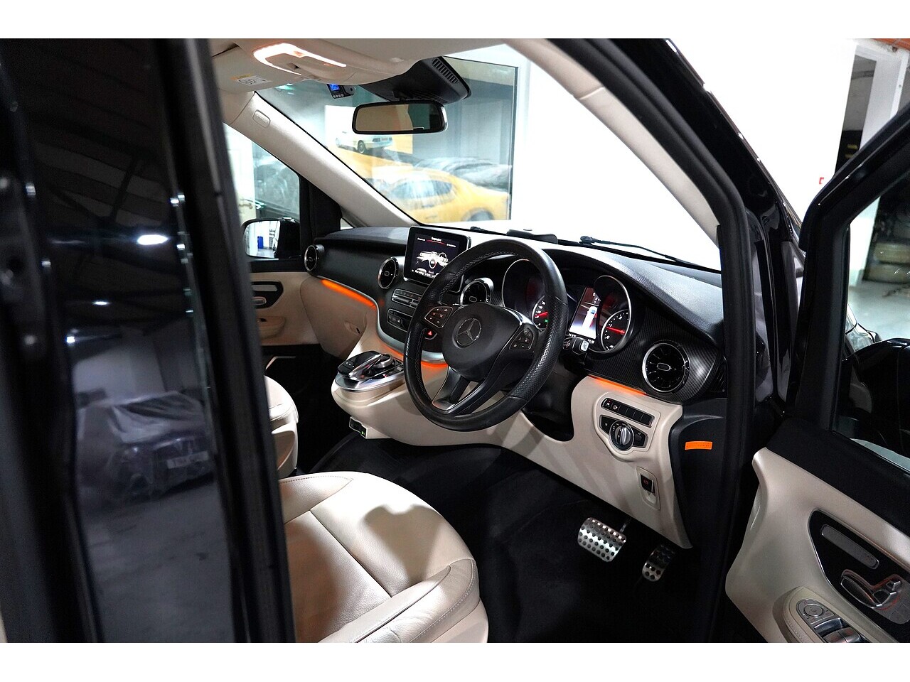 Mercedes-Benz V 220 D Amg Line L 2.2 5dr Mpv Automatic Diesel