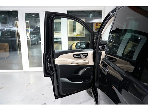 Mercedes-Benz V 220 D Amg Line L 2.2 5dr Mpv Automatic Diesel