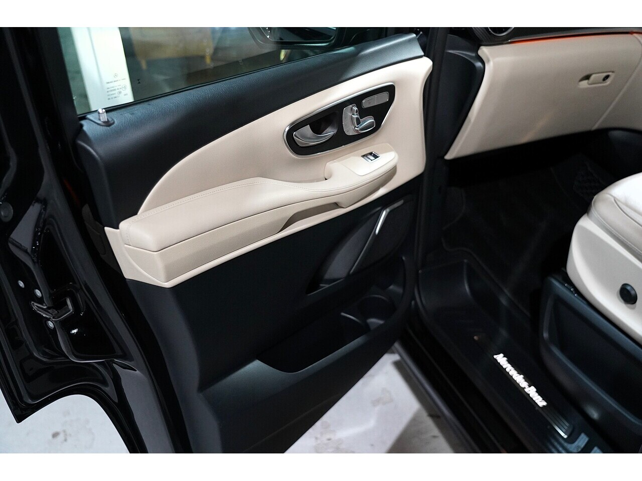 Mercedes-Benz V 220 D Amg Line L 2.2 5dr Mpv Automatic Diesel