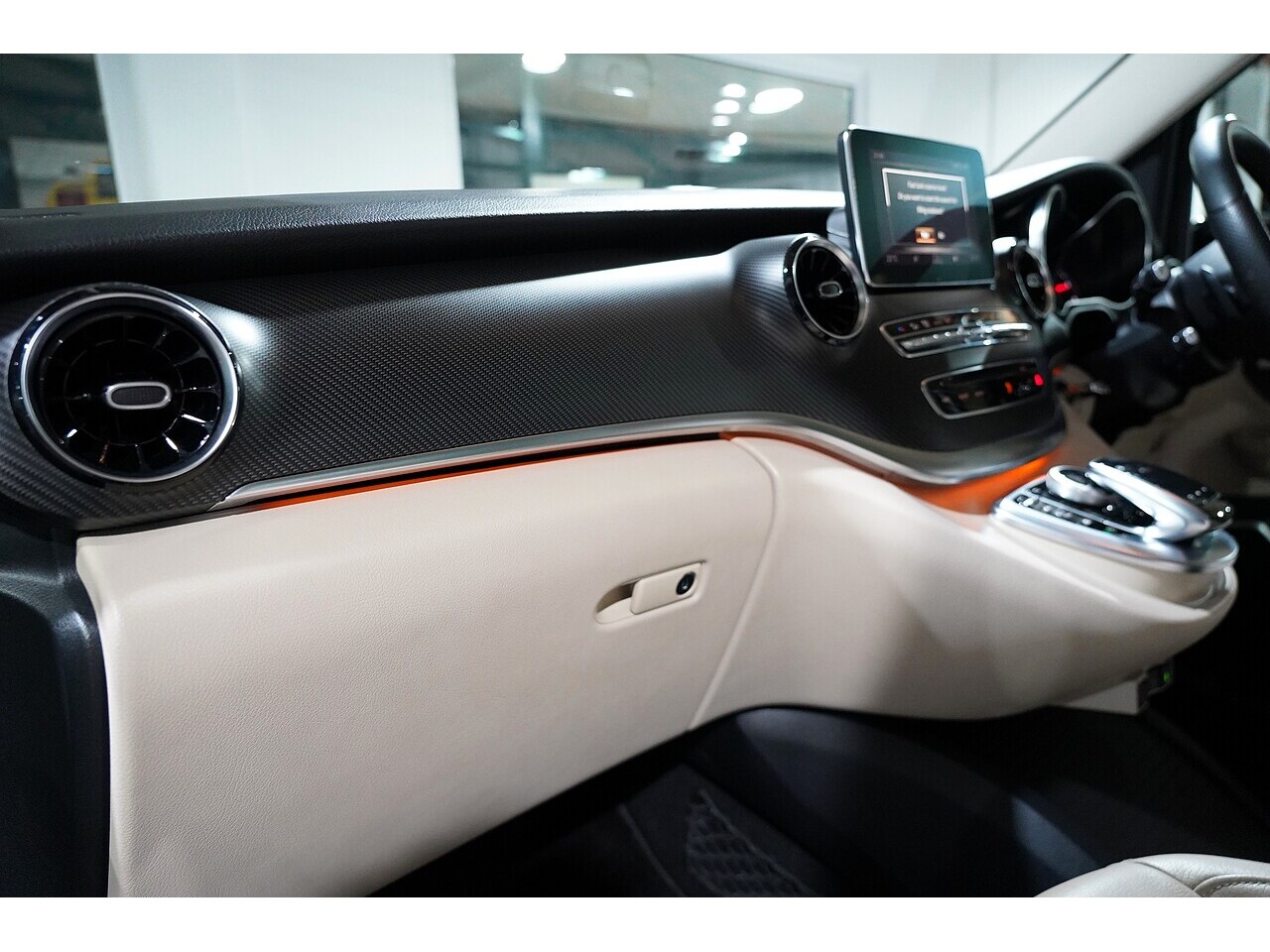 Mercedes-Benz V 220 D Amg Line L 2.2 5dr Mpv Automatic Diesel