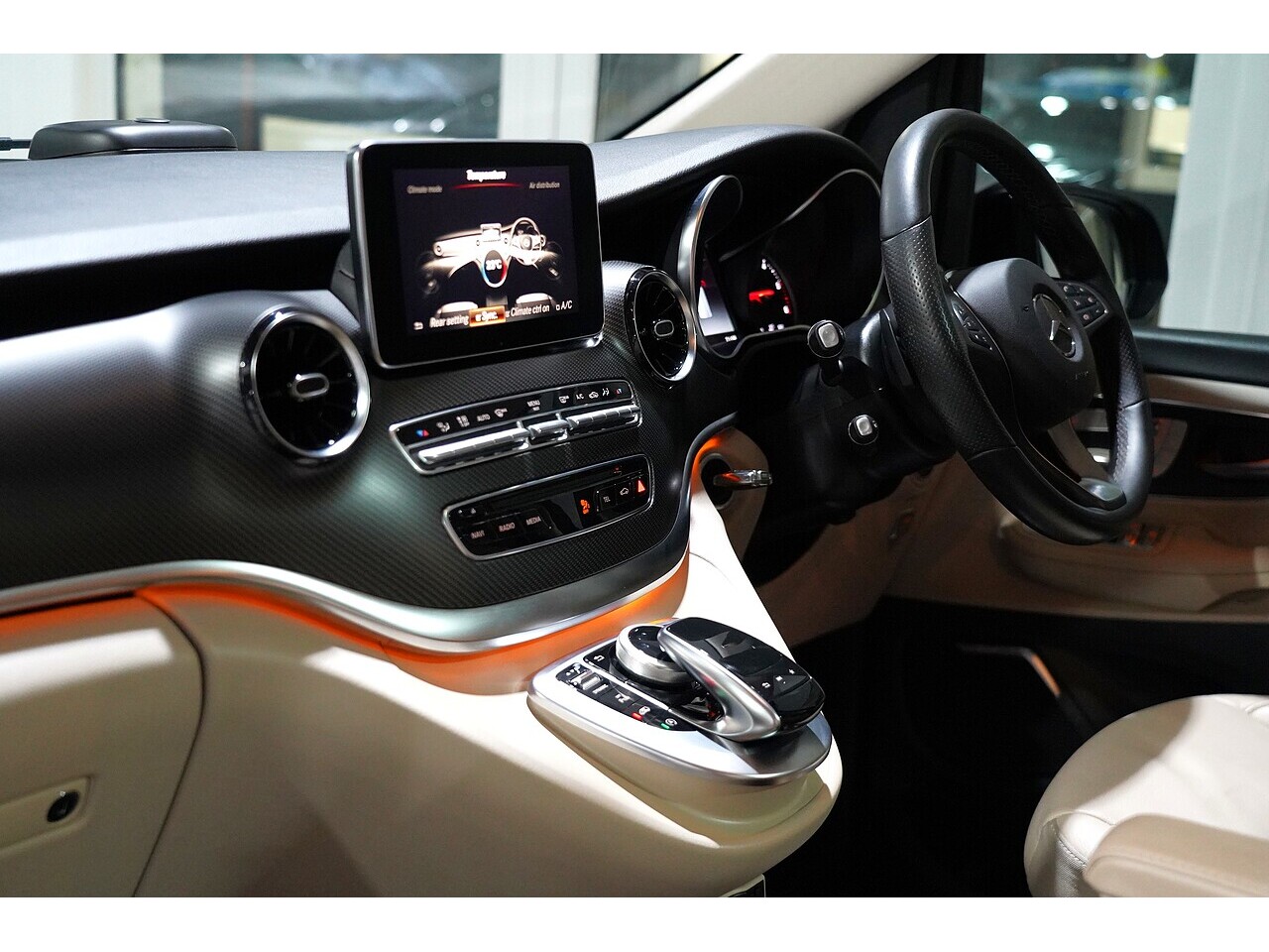 Mercedes-Benz V 220 D Amg Line L 2.2 5dr Mpv Automatic Diesel