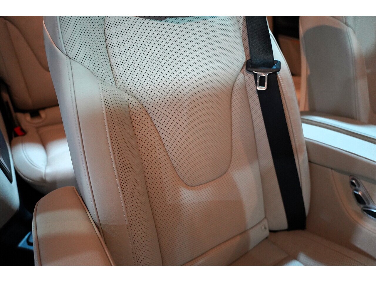 Mercedes-Benz V 220 D Amg Line L 2.2 5dr Mpv Automatic Diesel