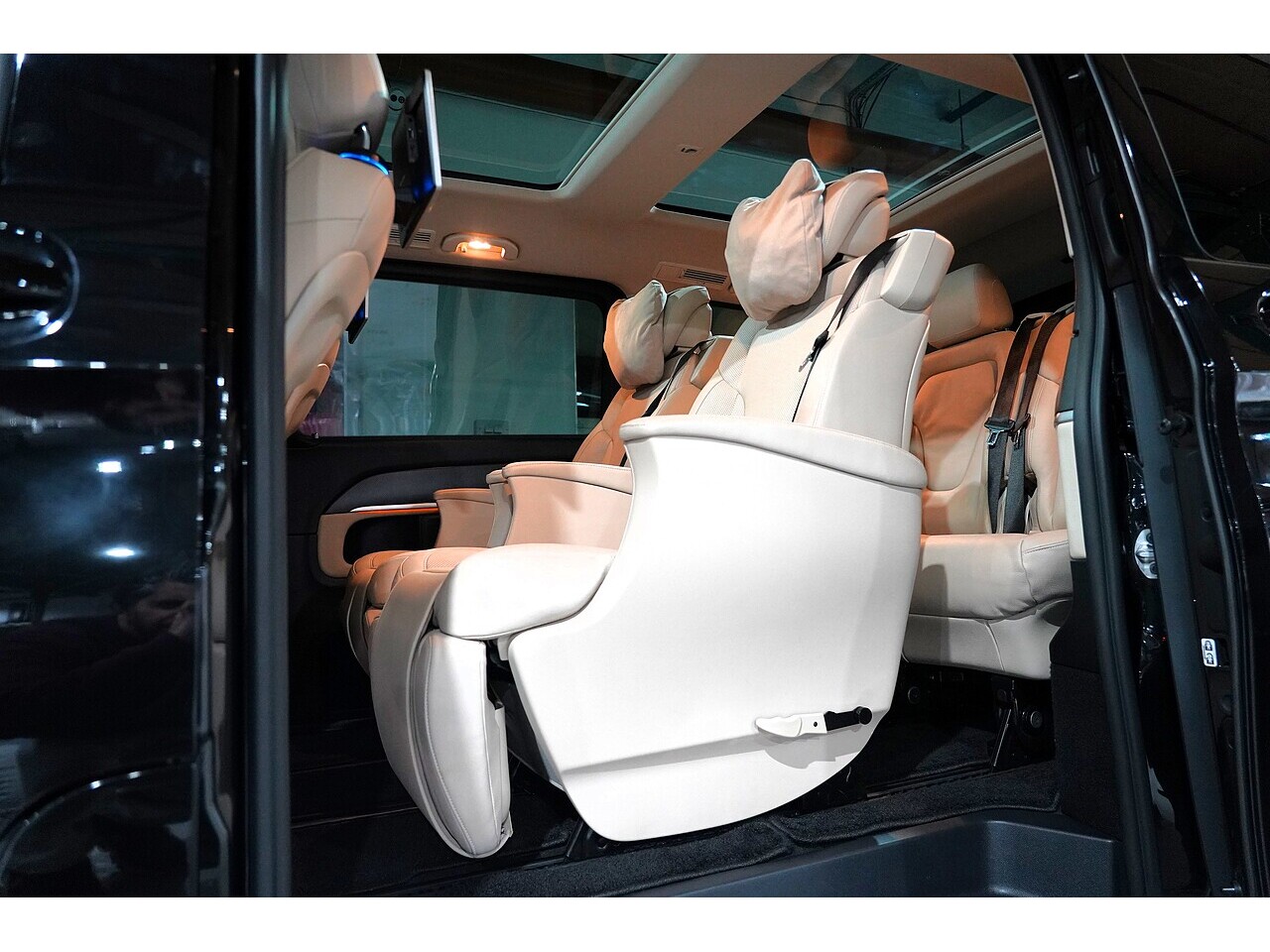 Mercedes-Benz V 220 D Amg Line L 2.2 5dr Mpv Automatic Diesel