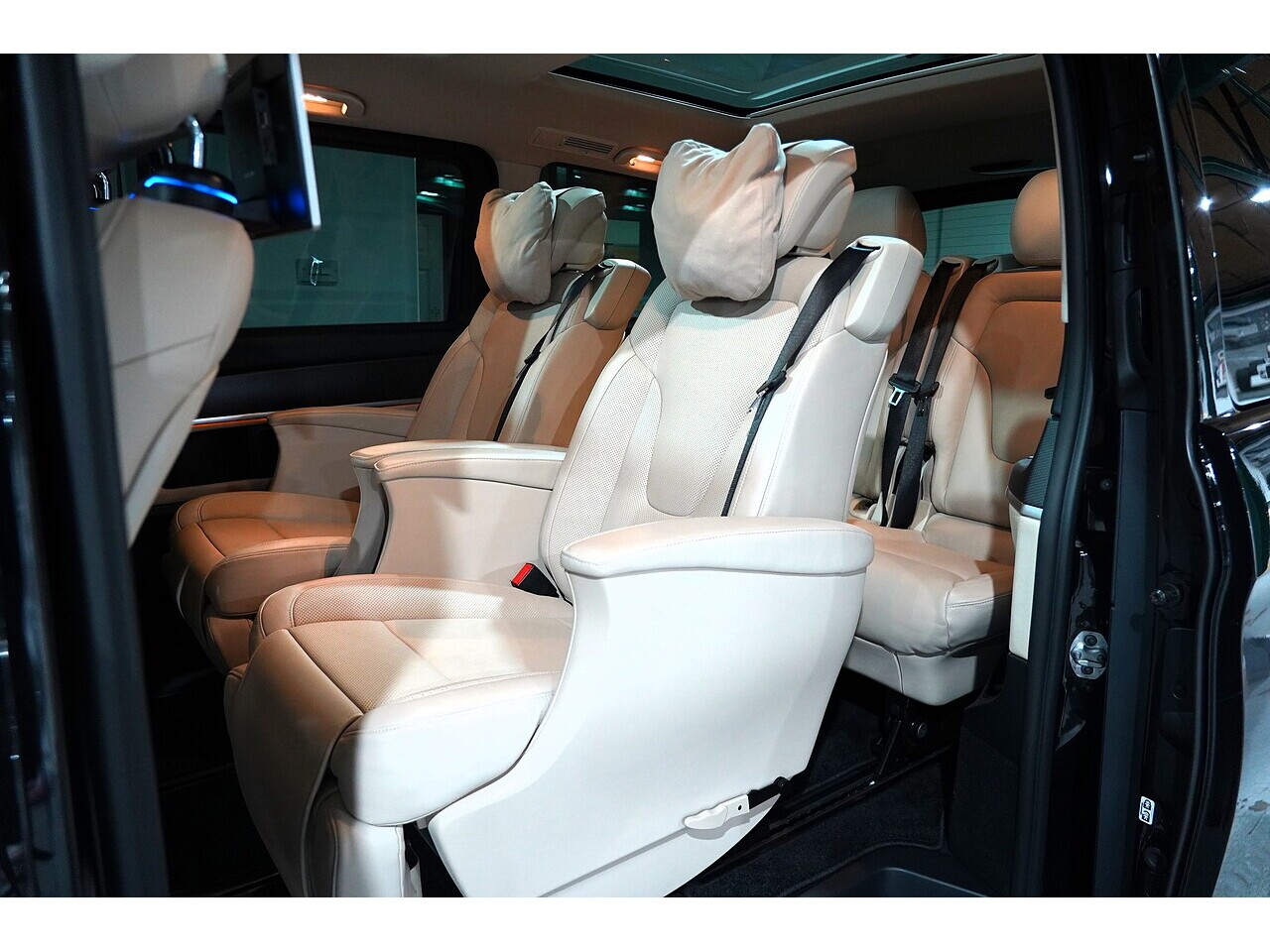 Mercedes-Benz V 220 D Amg Line L 2.2 5dr Mpv Automatic Diesel