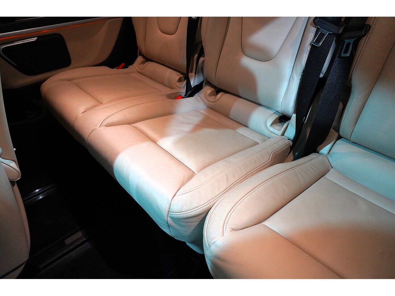 Mercedes-Benz V 220 D Amg Line L 2.2 5dr Mpv Automatic Diesel