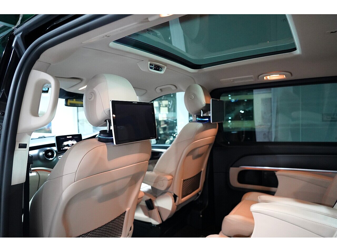 Mercedes-Benz V 220 D Amg Line L 2.2 5dr Mpv Automatic Diesel