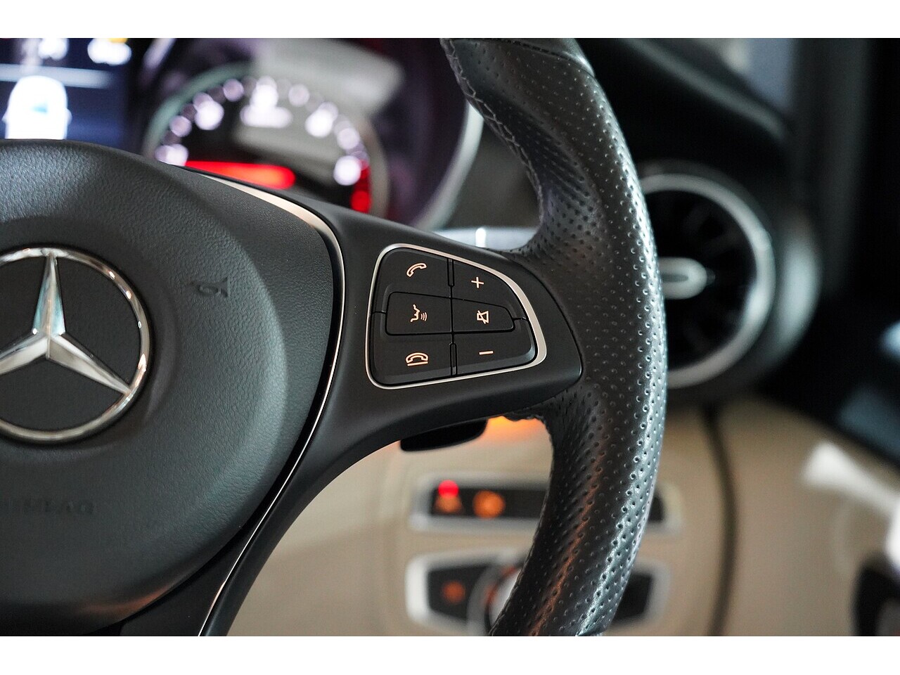 Mercedes-Benz V 220 D Amg Line L 2.2 5dr Mpv Automatic Diesel