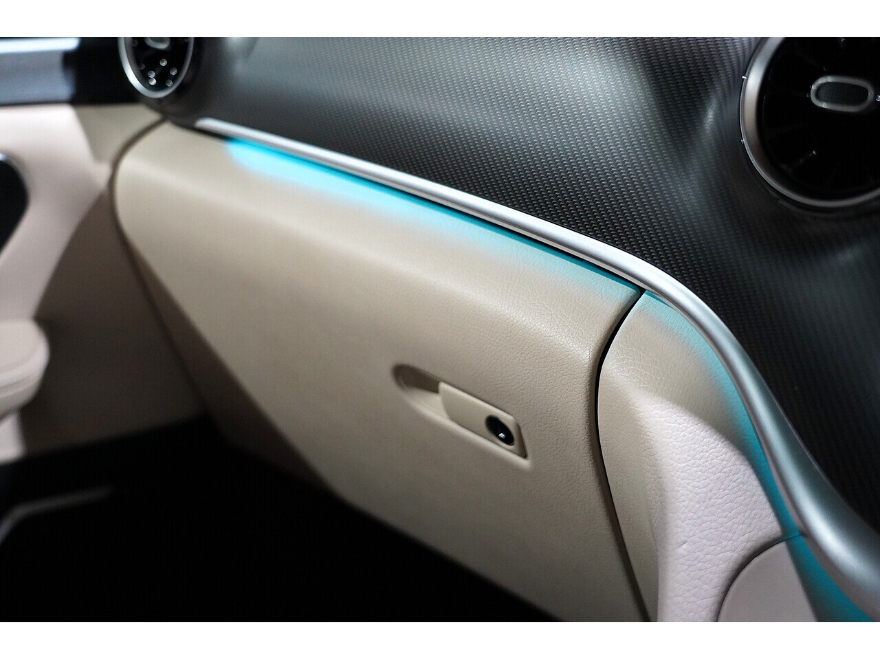 Mercedes-Benz V 220 D Amg Line L 2.2 5dr Mpv Automatic Diesel