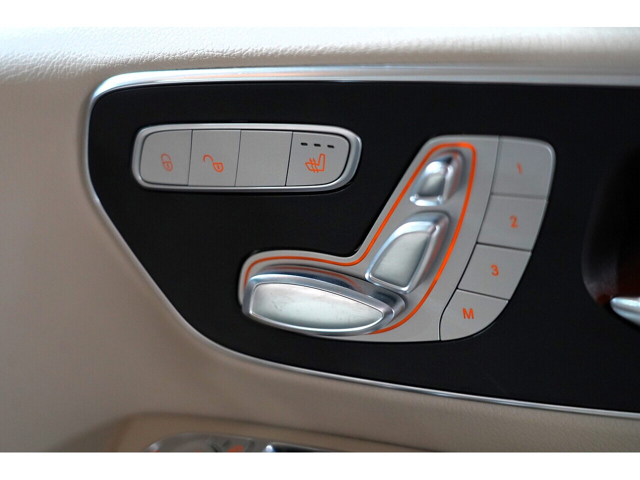 Mercedes-Benz V 220 D Amg Line L 2.2 5dr Mpv Automatic Diesel