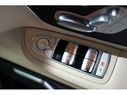 Mercedes-Benz V 220 D Amg Line L 2.2 5dr Mpv Automatic Diesel