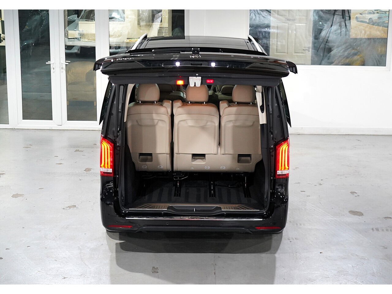 Mercedes-Benz V 220 D Amg Line L 2.2 5dr Mpv Automatic Diesel