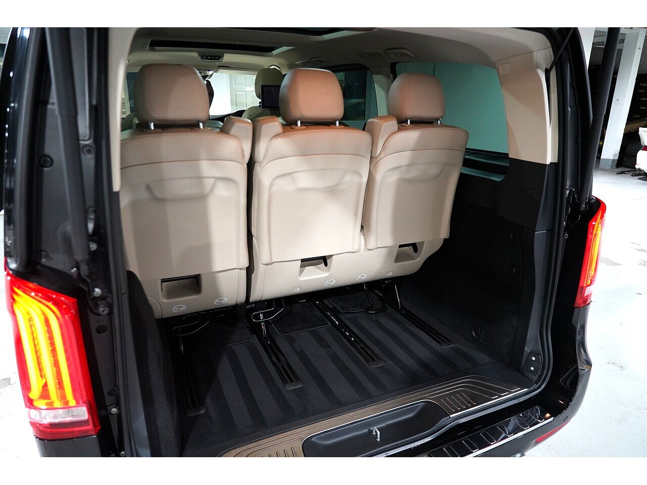 Mercedes-Benz V 220 D Amg Line L 2.2 5dr Mpv Automatic Diesel