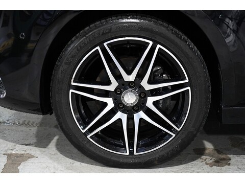 Mercedes-Benz V 220 D Amg Line L 2.2 5dr Mpv Automatic Diesel