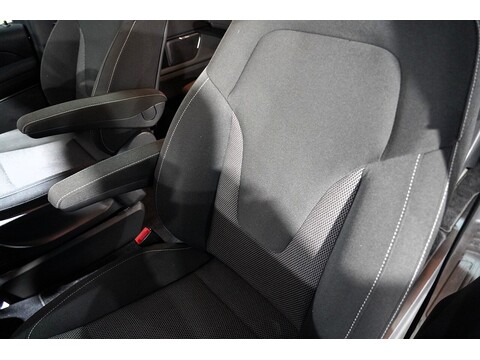 Mercedes-Benz V 220 D Amg Line L 2.2 5dr Mpv Automatic Diesel