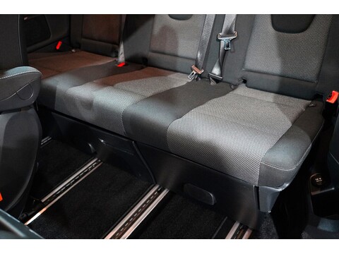 Mercedes-Benz V 220 D Amg Line L 2.2 5dr Mpv Automatic Diesel