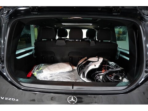 Mercedes-Benz V 220 D Amg Line L 2.2 5dr Mpv Automatic Diesel