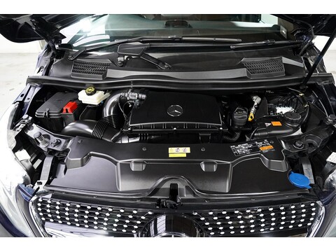 Mercedes-Benz V 220 D Amg Line L 2.2 5dr Mpv Automatic Diesel