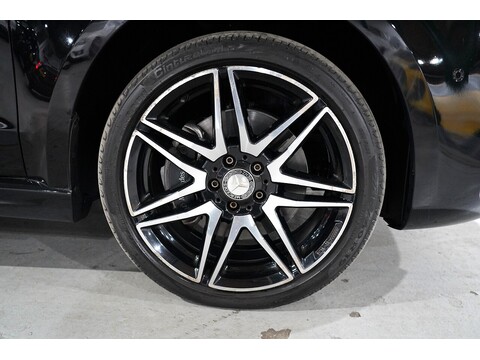 Mercedes-Benz 2017 Mercedes Benz V220 D Amg Line - 2.2 Diesel Euro 6 - Long Wheel Base - Huge Spec