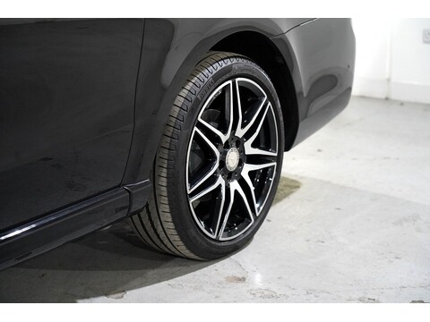 Mercedes-Benz 2017 Mercedes Benz V220 D Amg Line - 2.2 Diesel Euro 6 - Long Wheel Base - Huge Spec