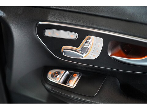 Mercedes-Benz 2017 Mercedes Benz V220 D Amg Line - 2.2 Diesel Euro 6 - Long Wheel Base - Huge Spec