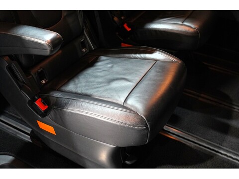 Mercedes-Benz 2017 Mercedes Benz V220 D Amg Line - 2.2 Diesel Euro 6 - Long Wheel Base - Huge Spec