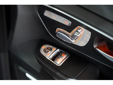 Mercedes-Benz 2017 Mercedes Benz V220 D Amg Line - 2.2 Diesel Euro 6 - Long Wheel Base - Huge Spec