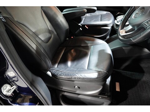 Mercedes-Benz 2017 Mercedes Benz V220 D Amg Line - 2.2 Diesel Euro 6 - Long Wheel Base - Huge Spec