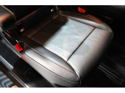 Mercedes-Benz 2017 Mercedes Benz V220 D Amg Line - 2.2 Diesel Euro 6 - Long Wheel Base - Huge Spec