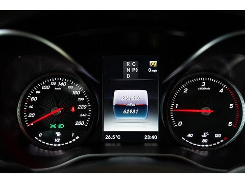 Mercedes-Benz 2017 Mercedes Benz V220 D Amg Line - 2.2 Diesel Euro 6 - Long Wheel Base - Huge Spec