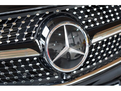 Mercedes-Benz 2017 Mercedes Benz V220 D Amg Line - 2.2 Diesel Euro 6 - Long Wheel Base - Huge Spec