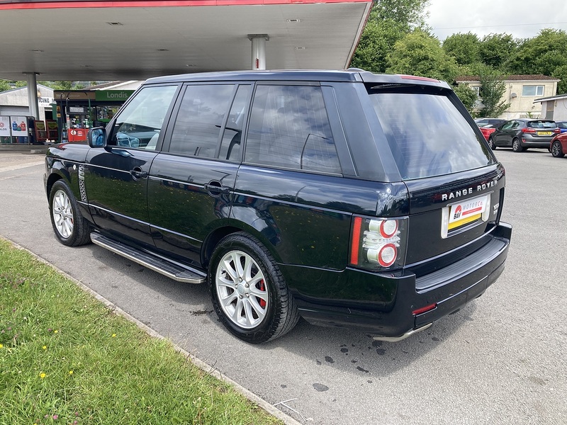 Land Rover 4.4 TD V8 Vogue SUV 5dr Diesel Auto 4WD Euro 5 (313 bhp)