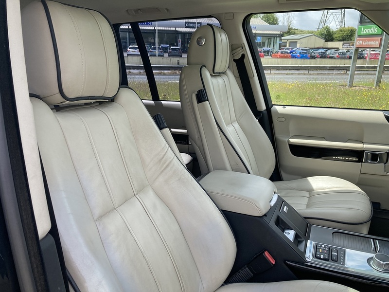 Land Rover 4.4 TD V8 Vogue SUV 5dr Diesel Auto 4WD Euro 5 (313 bhp)