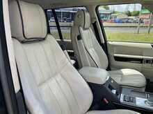 Land Rover 4.4 TD V8 Vogue SUV 5dr Diesel Auto 4WD Euro 5 (313 bhp)