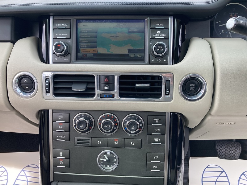 Land Rover 4.4 TD V8 Vogue SUV 5dr Diesel Auto 4WD Euro 5 (313 bhp)
