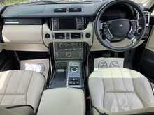 Land Rover 4.4 TD V8 Vogue SUV 5dr Diesel Auto 4WD Euro 5 (313 bhp)