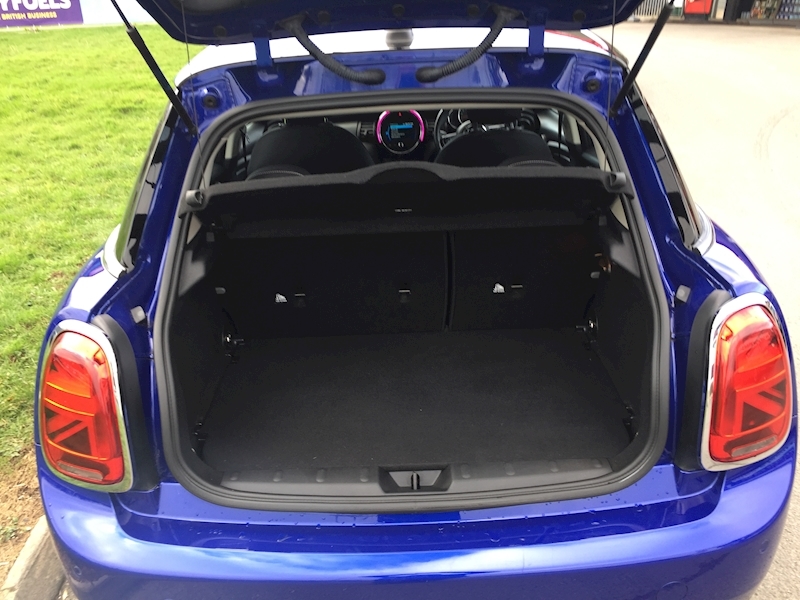 MINI 1.5 Cooper Classic Hatchback 5dr Petrol Manual Euro 6 (s/s) (136 ps)