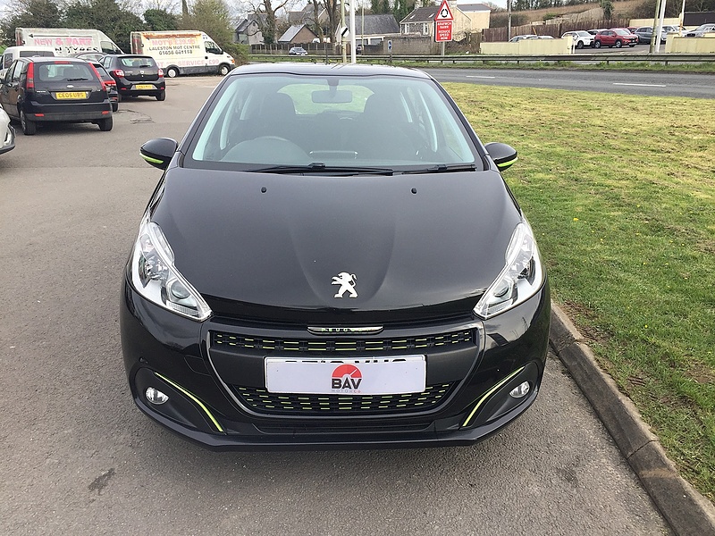 Peugeot 1.2 PureTech XS Lime Hatchback 5dr Petrol Manual Euro 6 (82 ps)