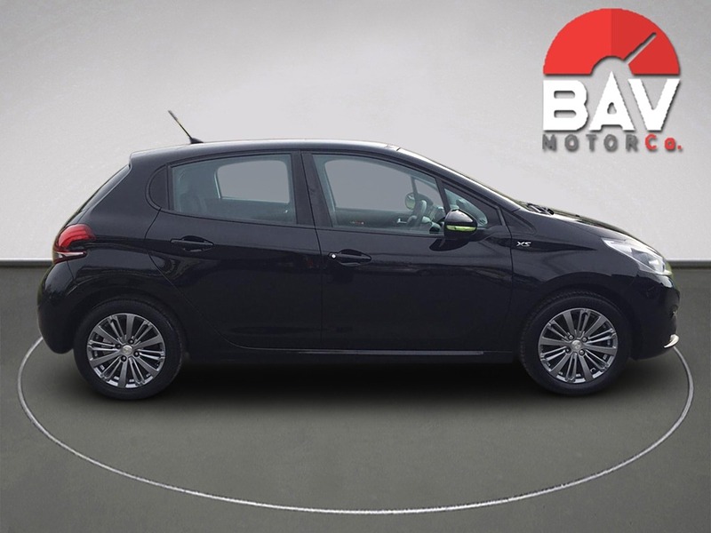 Peugeot 1.2 PureTech XS Lime Hatchback 5dr Petrol Manual Euro 6 (82 ps)