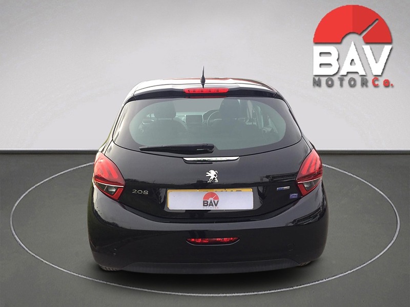 Peugeot 1.2 PureTech XS Lime Hatchback 5dr Petrol Manual Euro 6 (82 ps)