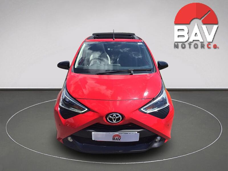 Toyota 1.0 VVT-i x-trend Funroof 5dr Petrol x-shift Euro 6 (71 ps)