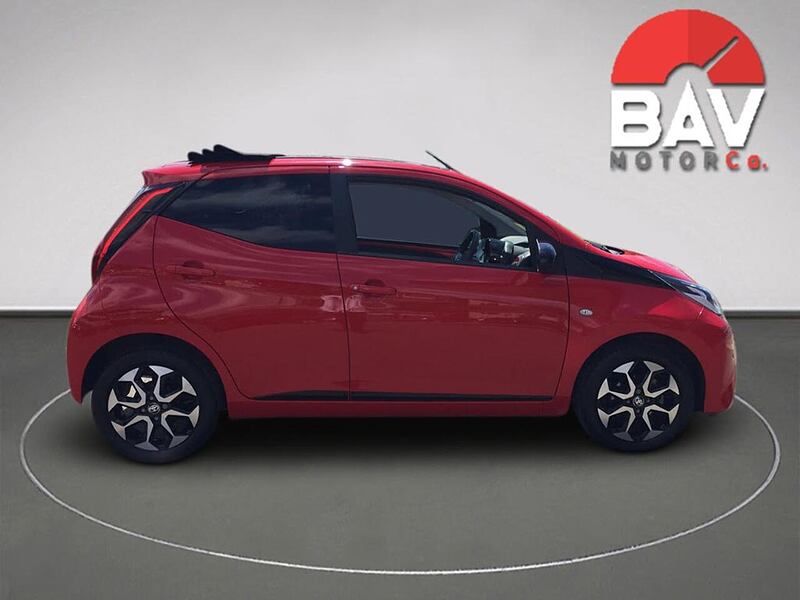Toyota 1.0 VVT-i x-trend Funroof 5dr Petrol x-shift Euro 6 (71 ps)