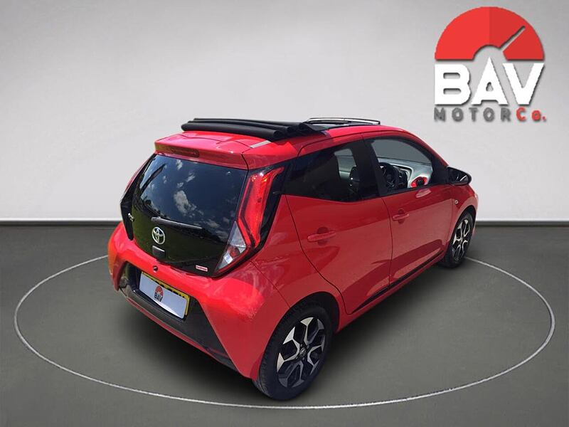 Toyota 1.0 VVT-i x-trend Funroof 5dr Petrol x-shift Euro 6 (71 ps)