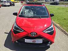 Toyota 1.0 VVT-i x-trend Funroof 5dr Petrol x-shift Euro 6 (71 ps)