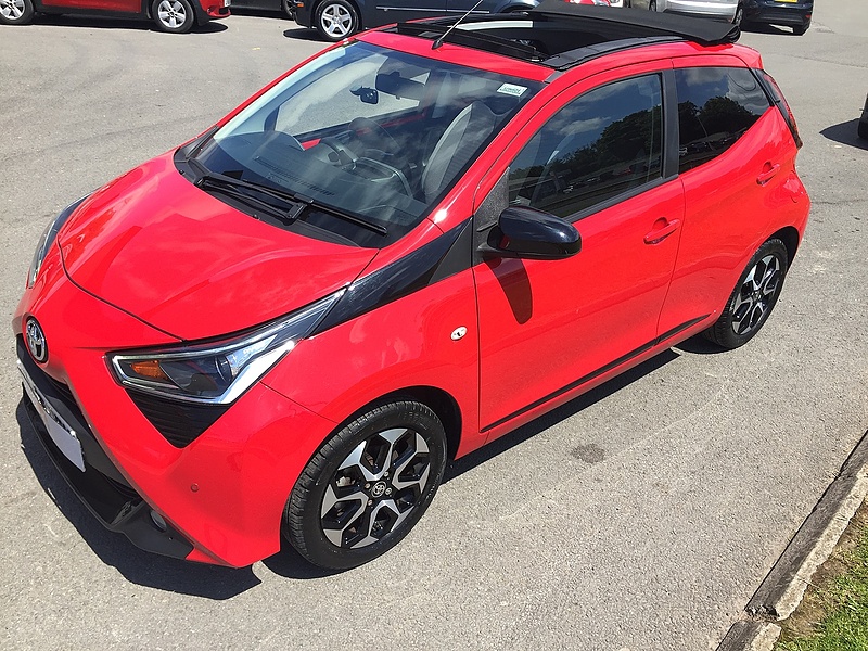 Toyota 1.0 VVT-i x-trend Funroof 5dr Petrol x-shift Euro 6 (71 ps)