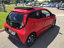 Toyota 1.0 VVT-i x-trend Funroof 5dr Petrol x-shift Euro 6 (71 ps)