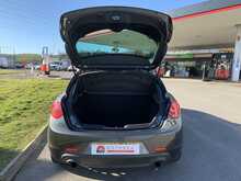 Alfa Romeo 1750 TBi Cloverleaf Hatchback 5dr Petrol Manual Euro 5 (235 bhp)