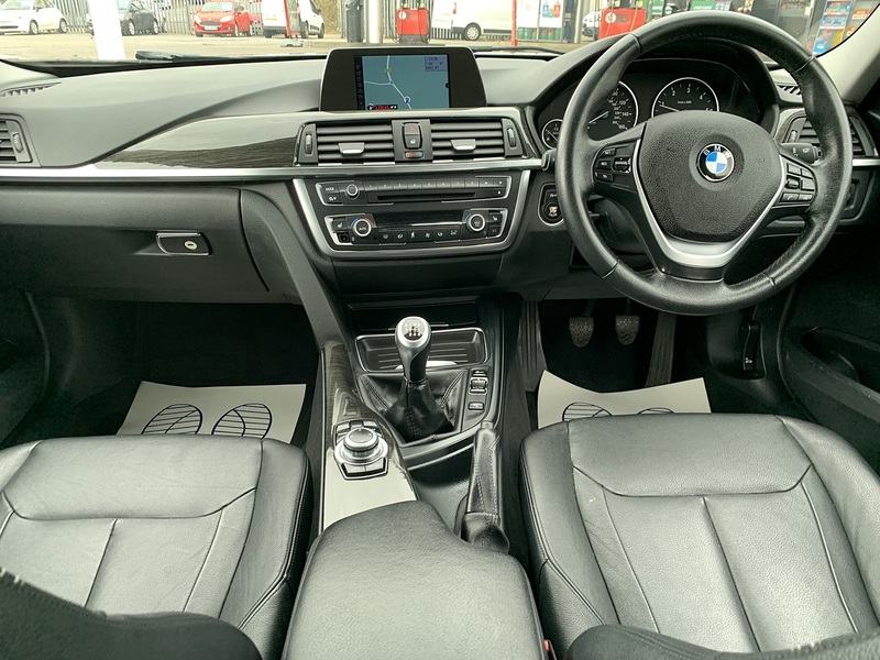 BMW 2.0 320d Luxury Saloon 4dr Diesel Manual xDrive Euro 5 (s/s) (184 ps)